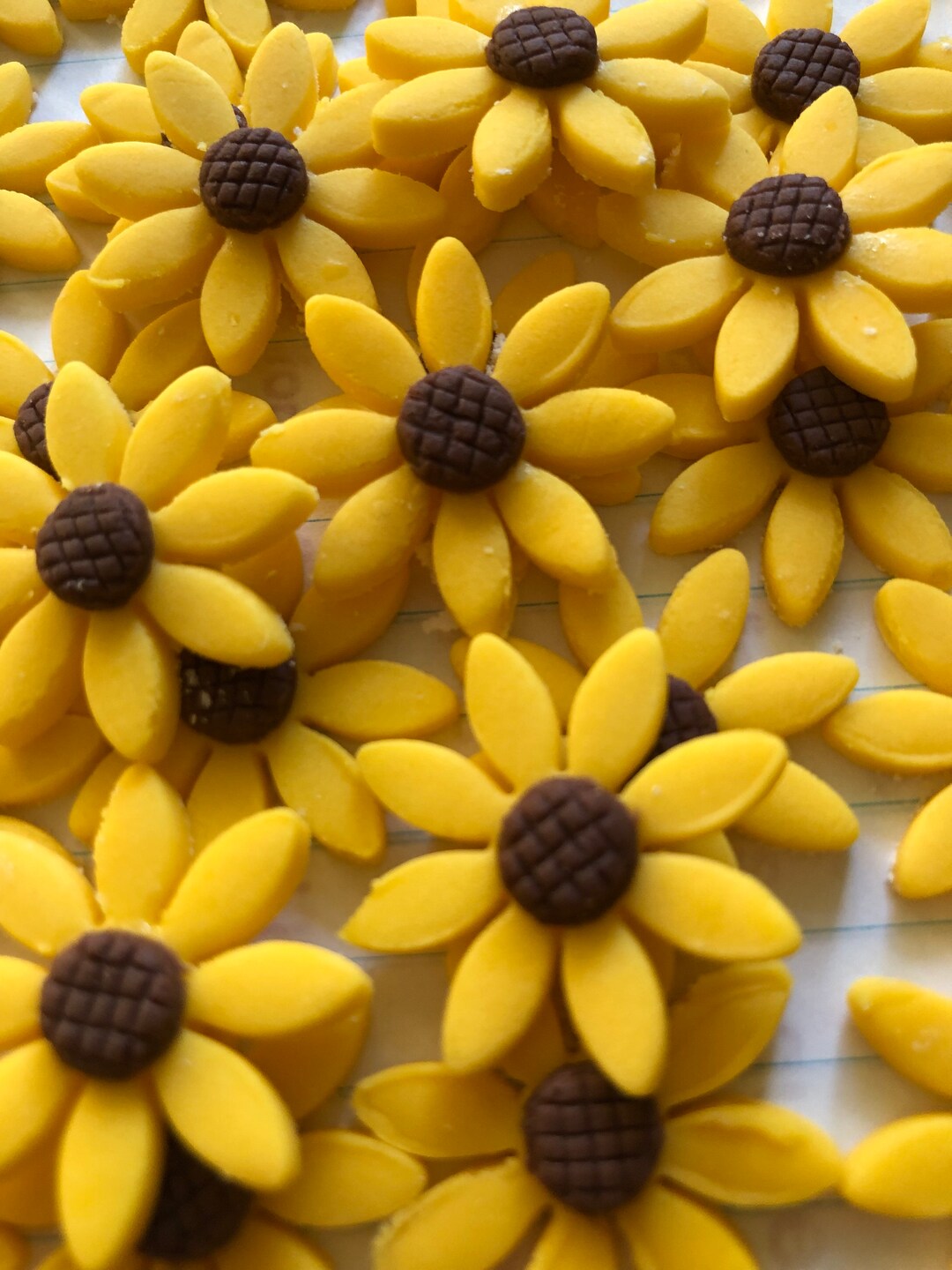 50 Edible Fondant Sunflowers 1 / Cake Cupcake Sugar Decorations