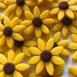 50 Edible  Fondant  Sunflowers  1" / Cake Cupcake Sugar Decorations/ Fondant flowers / Edible Sunflowers / Smash cake / Baby shower