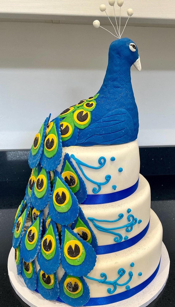 6 7 Fondant Peacock Cake Topper With 30 100 Peacock Feathers Fondant Peacock Feathers Cupcake Topper Handmade Wedding Cake Decoration Etsy