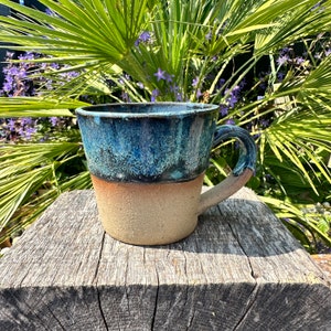 Blaue Keramiktasse, handgemachte Keramikschale