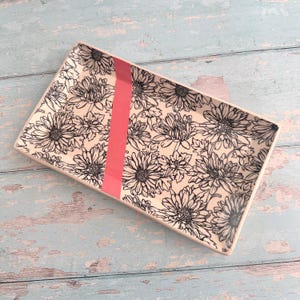 Rosa Daisy Servierplatte, große handgemachte rechteckige Keramikplatte