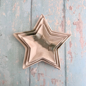 Green and Gold Star Nesting Dishes