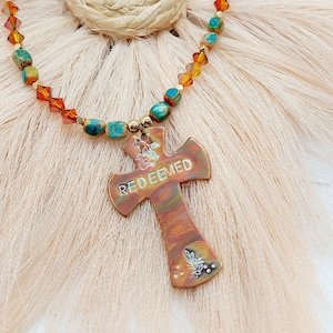 Kreuz (Eingelöst) Halskette | Flamme bemaltes Kupfer | Handgestempelt | Geschenk für Sie | Geschenk für Mama oder Großmutter | Religiös | Schmuck