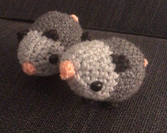 Modello di opossum all'uncinetto