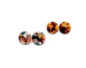 Pendientes de resina de carey: Pendientes circulares minimalistas (18 mm)