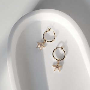 Starburst Huggie Hoop Earrings, Star Hoop Earrings, Starfish Earrings, Starburst Earrings, Dainty Gold Huggie Earrings, Celestial Earrings