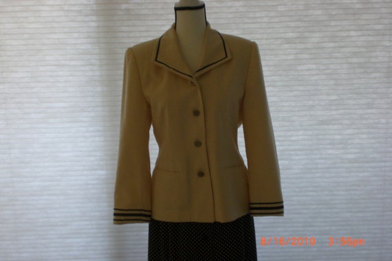 Womens Jacket by Leslie Fay