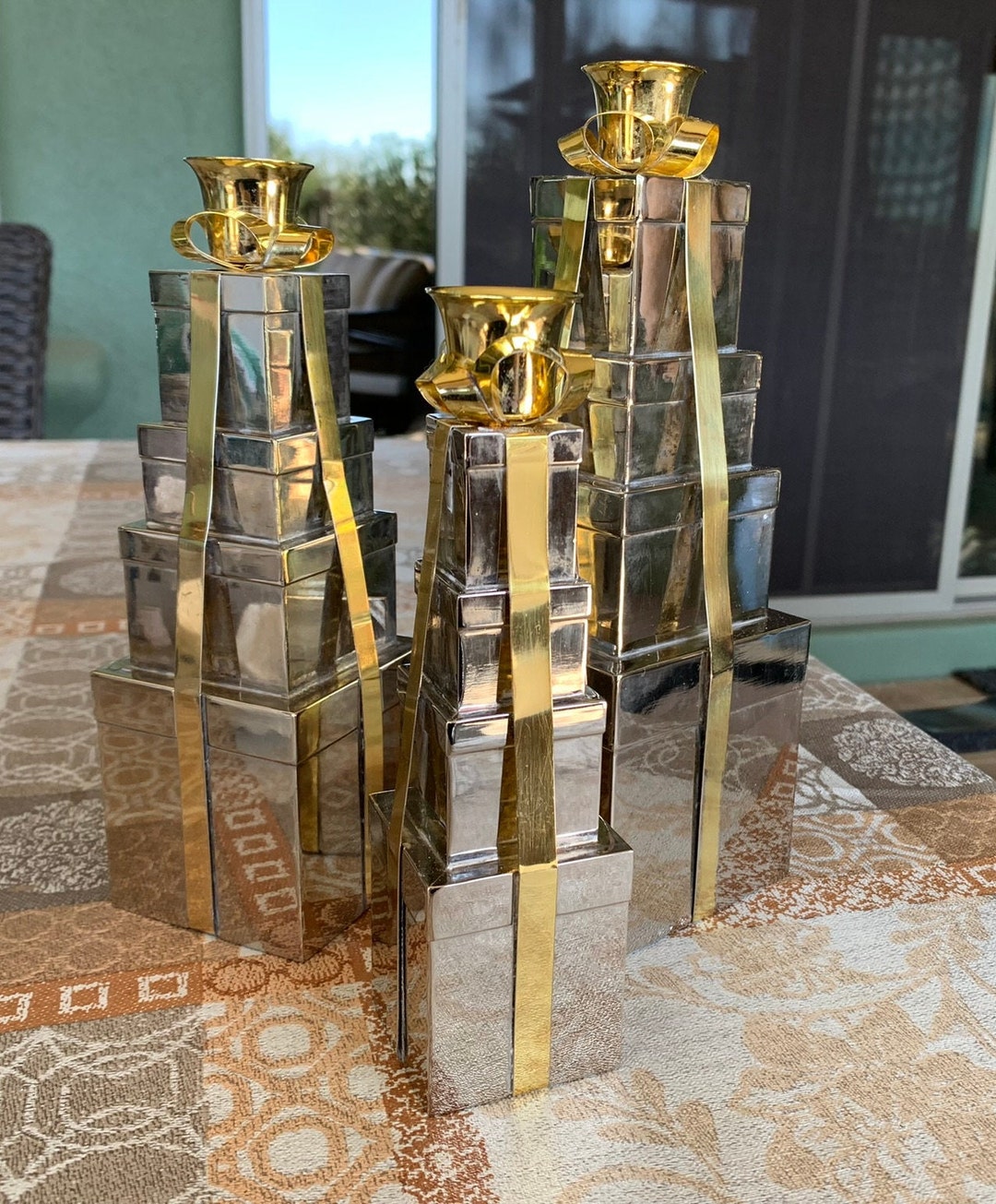 Exquisite Floral Silver-Plated Candle Holders – Set of Two main image 0