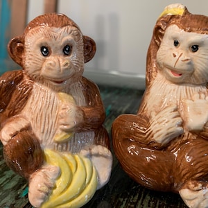 Artmark Monkey Holding Bananas Pineapple Ceramic Salt & Pepper