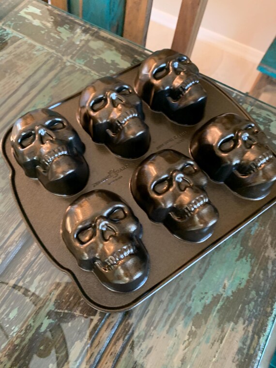 Skull Mold Pan Skull Skeleton Head Baking Pan/nordicware Mini