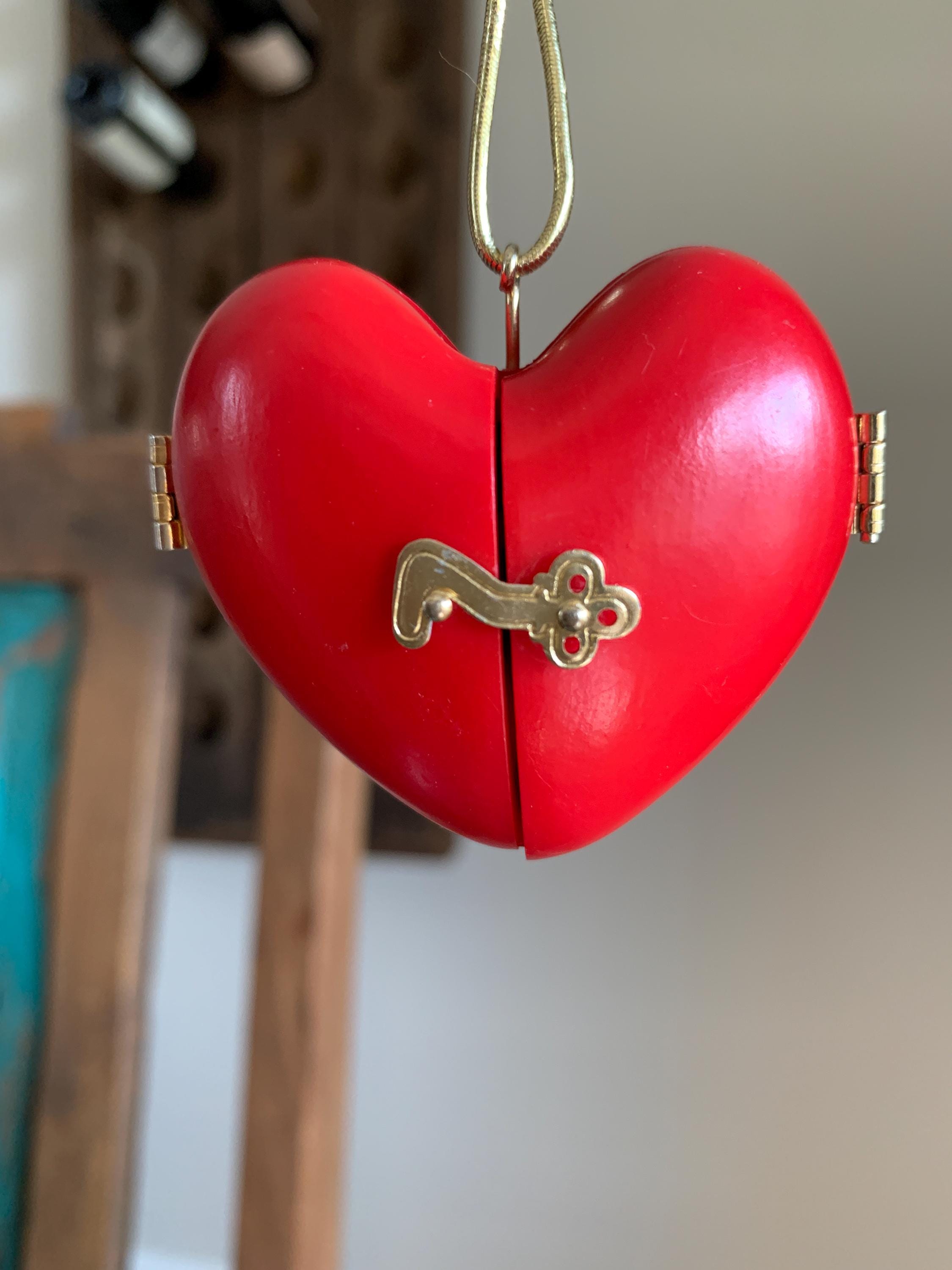 Hallmark Keepsake 1991 Ornament/hinged Heart Christmas Ornament