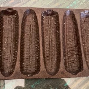 Cast Iron 7 Stick Corn Bread Mold Pan/Vintage Farmhouse Decor Cornbread Pan