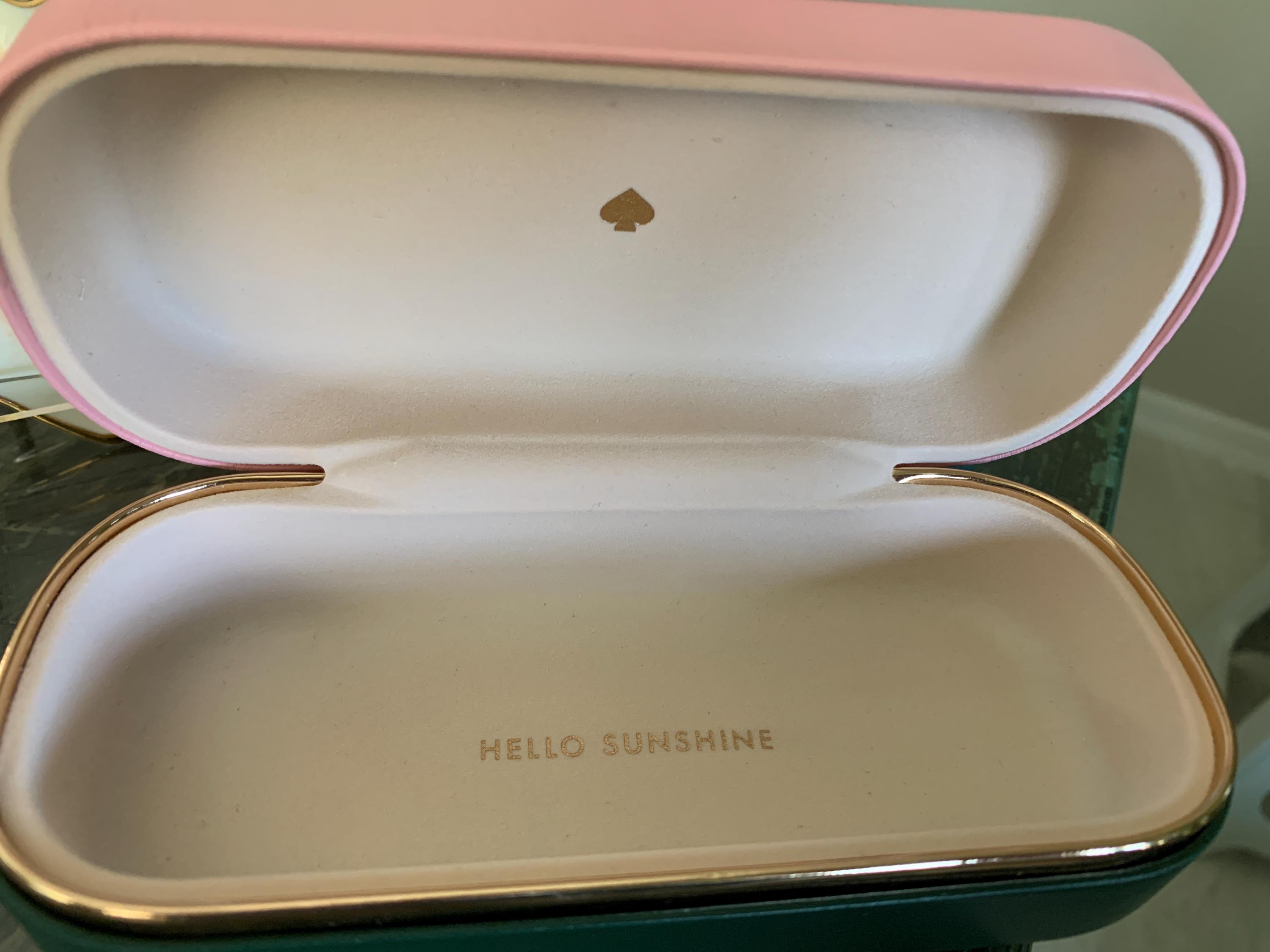 Kate Spade Clamshell Eyeglass Case display picture 1