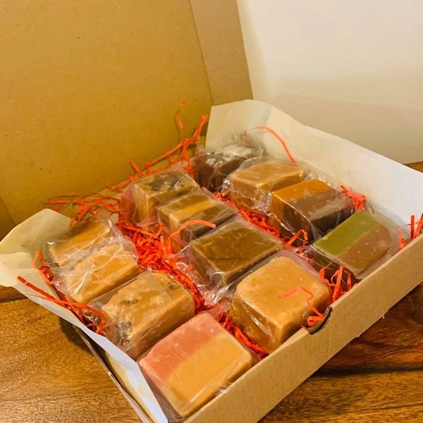 Coffret cadeau primé au fudge fait main avec 12 saveurs!