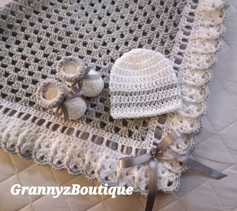 Crochet Gray and White Baby Blanket Set Baby Hat Matching Booties Baby