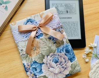 Padded Kindle Sleeve Cover for Paperwhite, Bookish Gifts Vintage with flowers, Coquette Kindle Pouch, E-reader handmade case