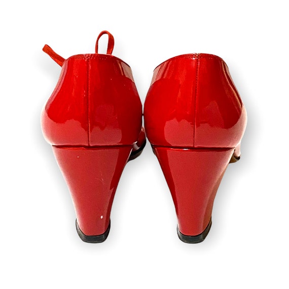 Vintage Herbert Levine Red Patent Mod Ghillie Pum… - image 5