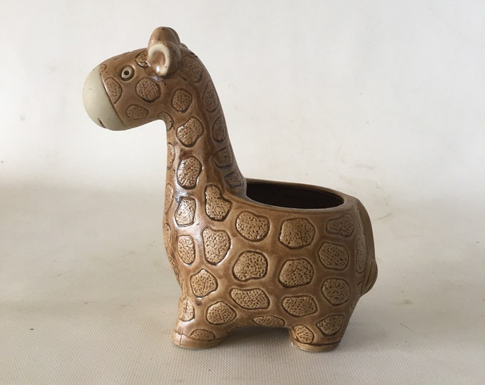 Small Giraffe Planter animal pottery for succulent air plant, small foliage or a pen holder, baby shower, Housewarming, holiday office gift