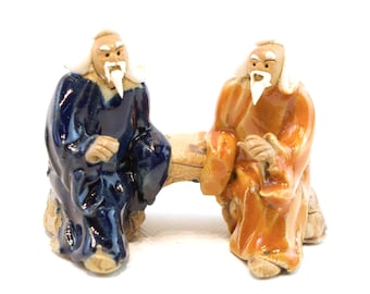 Duo di statuette di omini di fango fatte a mano, decorazione da giardino zen
