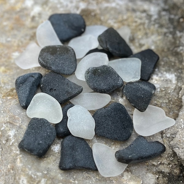 Black & White Seaglass 18 pcs