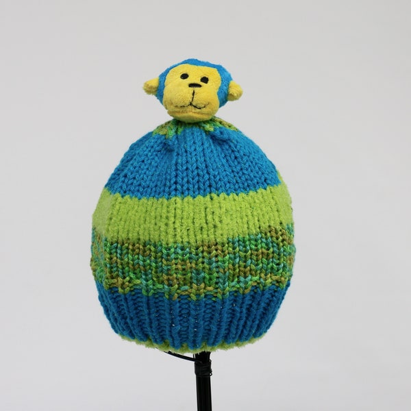 Whimsical Knit Sombrero de punto con juguete de mono en la parte superior. Regalo para niños pequeños. A beanies de animales de punto para niños pequeños. Bebé Foto Props.