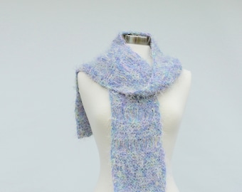 Écharpe d'hiver en tricot bleu pervenche. Écharpe texturée. Echarpe bohème. Cadeau de Noël pour elle