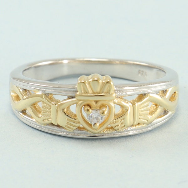 Claddagh Ring Celtic Knots Ring Ladies Claddagh Band Dainty Ring Friendship Ring Love Ring Promise Rings for Women Anniversary Gifts For Her