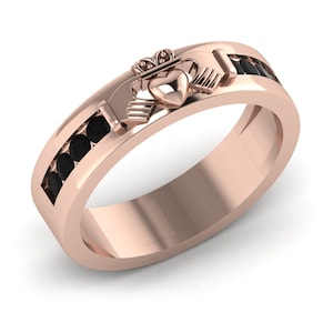 Claddagh Band Ring Dark Black Spinel Claddagh Ring Irish Dainty Ring Anneau d’amitié irlandais, Bague de promesse de mariage Bague Claddagh Ireland Ring