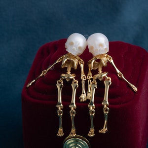 Mermaid and Gentlemen Skeleton moveable Earring Gift for Her Skull Pearl Earrings for lover Gothic Earring for wedding Sliver pearl Earring