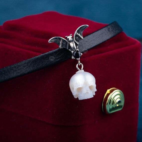 Collana con pipistrello Scheletro Collana con ciondolo pipistrello in argento sterling Collana con teschio gotico Gioielli Regali per le donne - Italia