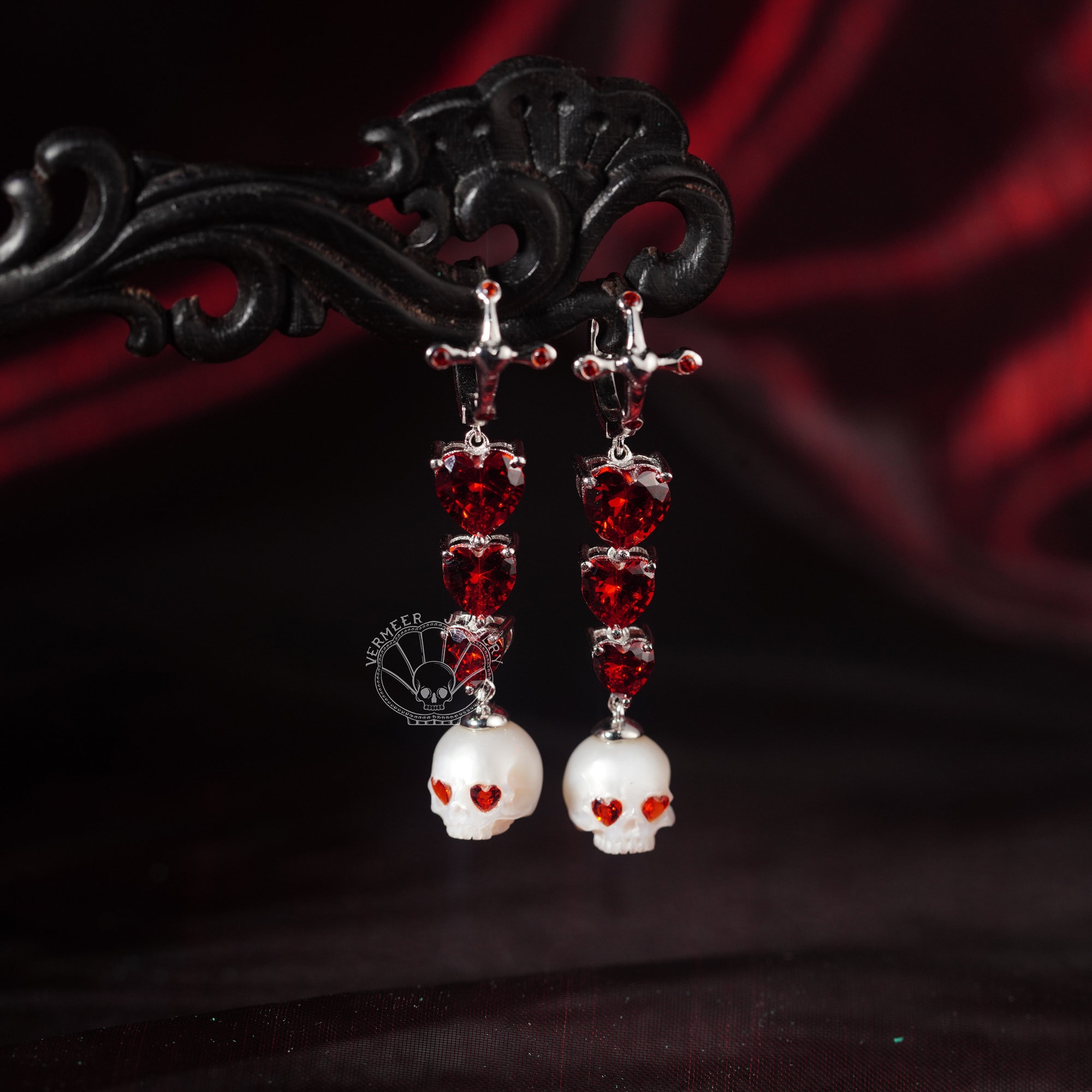 skull carved pearl earring ''with love in my eyes'' freshwater pearl earring gift for lover Memento Mori Mourning Jewelry