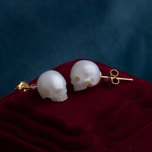 Mermaid and Gentlemen Skeleton moveable Earring Gift for Her Skull Pearl Earrings for lover Gothic Earring for wedding Sliver pearl Earring image 8