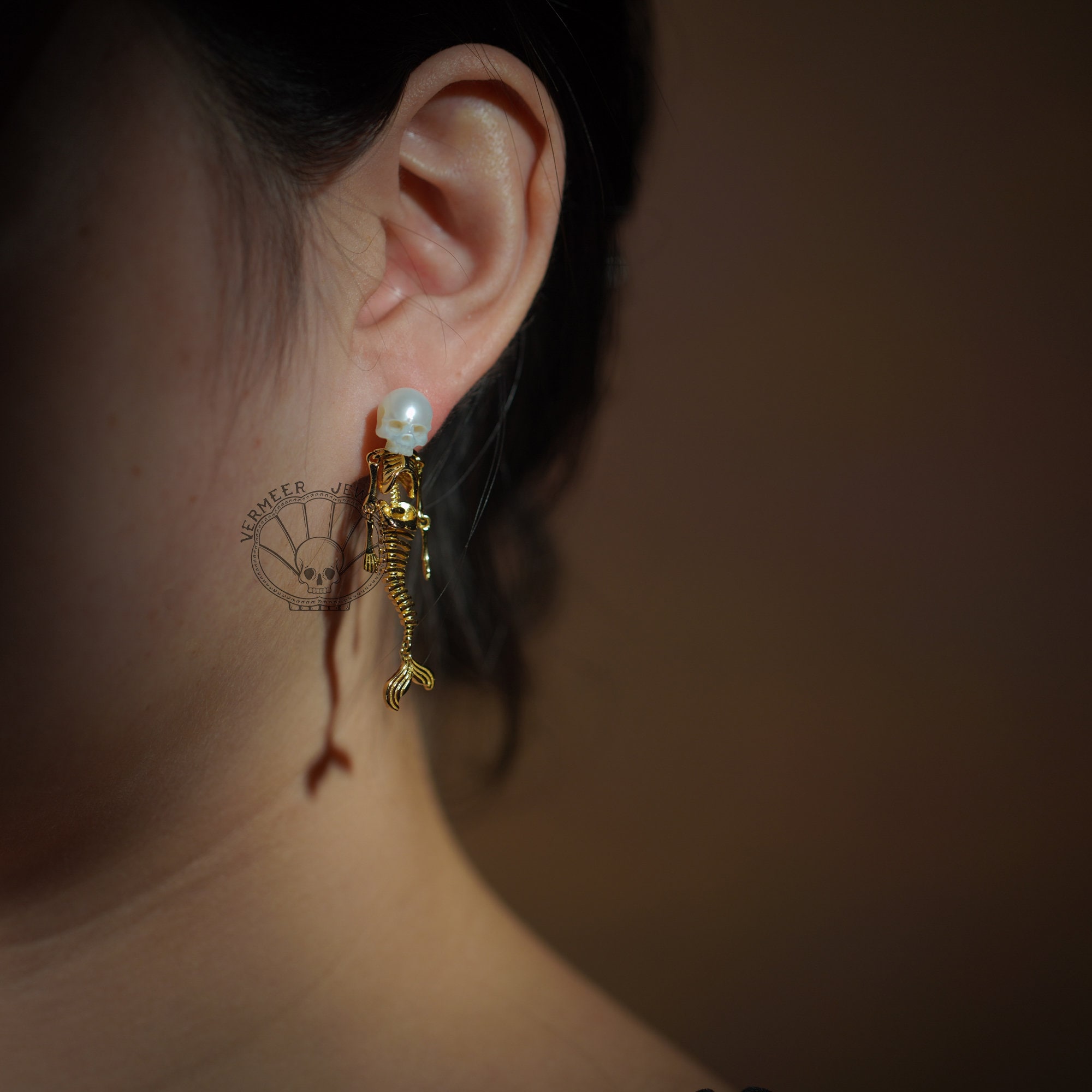 Mermaid and Gentlemen Skeleton moveable Earring Gift for Her Skull Pearl Earrings for lover Gothic Earring for wedding Sliver pearl Earring