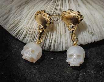 skull carved pearl "Fleur-de-lis"earring sterling silver ivory freshwater pearl handmade earring the witch hat shape  gift for wedding