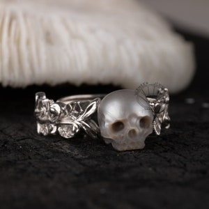 skull carved pearl ring handmade sterling silver engagement ring gift for wedding Memento Mori Mourning Jewelry