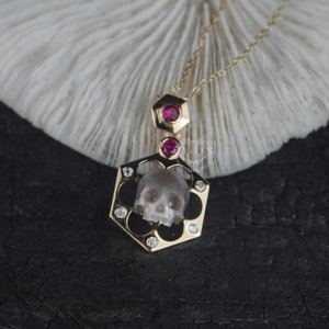 skull pearl necklace  sterling sliver hexagon necklace  gift for wedding for lover gothic freshwater Pearl skull jewelry for Bridal