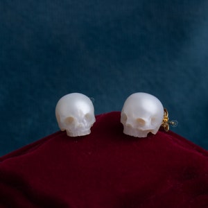 Mermaid and Gentlemen Skeleton moveable Earring Gift for Her Skull Pearl Earrings for lover Gothic Earring for wedding Sliver pearl Earring only stud