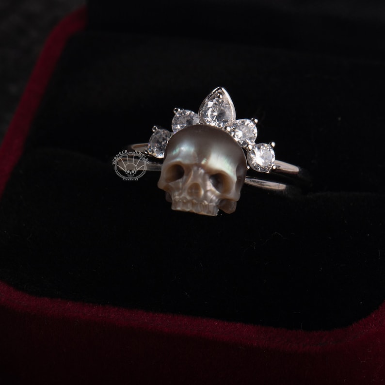 Pearl Skull Ring ''Be My Queen'' met kroon 2 stuks zilveren ringen Cadeau voor haar Gothic sieraden statement ring stapelbare ring voor vrouwen grey