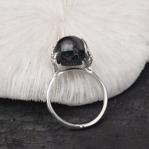 Be A Thinker Tahitian Ring cráneo tallado perla anillo negro tahití perla 9-11mm 925 plata recubierta oro forma de mano anillo de declaración único imagen 5