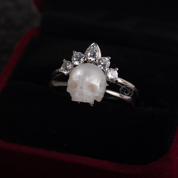 Perle Totenkopf Ring ''Be My Queen'' mit Krone 2 Stück Silber Ringe Geschenk für Sie Gothic Schmuck Statement Ring stapelbar Ring für Frauen