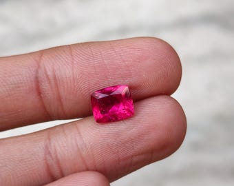 2.58 Karat Natürlicher Rubellit - Kissenschliff | Weinroter, zertifizierter brasilianischer Rubellit für edle Schmuckstücke