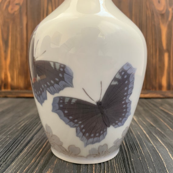 Royal Copenhagen Diana butterfly base