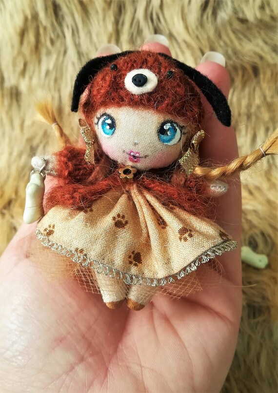 lola doll house