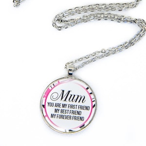 Mum Round Pendant Necklace / Mum necklace / Mother&#39;s day gift / Mum gift