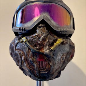 Post apocalyptic raider mask and goggle set.