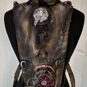 Post-apokalyptischer Trinkrucksack