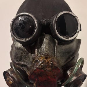 Post apocalyptic raider mask and goggle set.