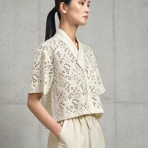 Women&#39;s Short-sleeve Shirt, Korean Modern Hanbok Shirt Jeogori, TETEROT SALON Subaeghyang Ivory 수백향 자수 블라우스 아이보리