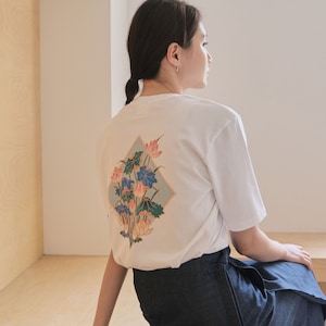 UNISEX White Short sleeve T-shirt Korean kpop Street Fashion tshirt  a traditional Korean pattern Graphic Tees loose fit Top Lotus 연화도