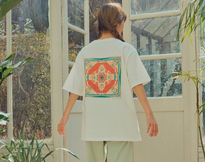 UNISEX Oversized Top White Short sleeve T-shirt Korean K-Pop Fashion Graphic Tee loose fit Top Peao-jacdo 표작도 티셔츠